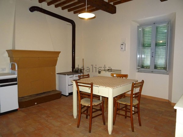casa indipendente in vendita a Fabriano in zona Cancelli