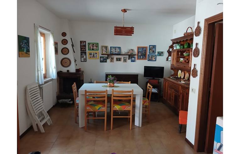 casa indipendente in vendita a Fabriano in zona Castelletta