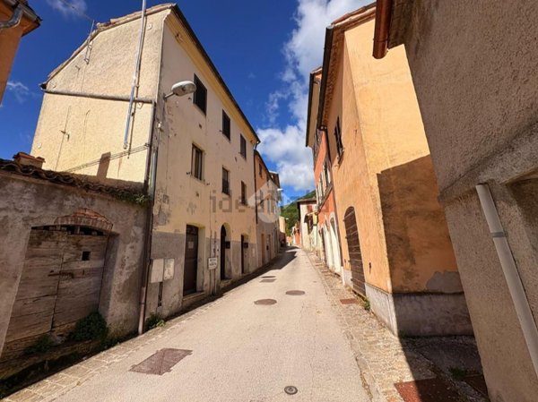 appartamento in vendita a Fabriano in zona Campodiegoli