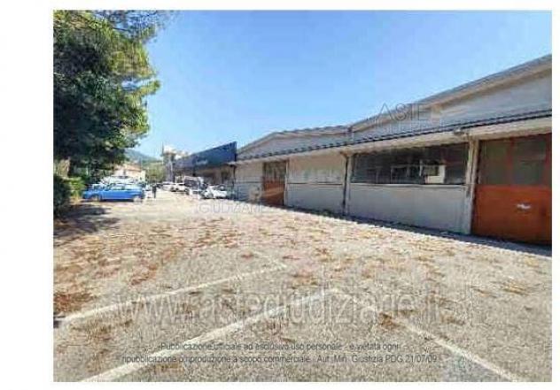 negozio in vendita a Fabriano