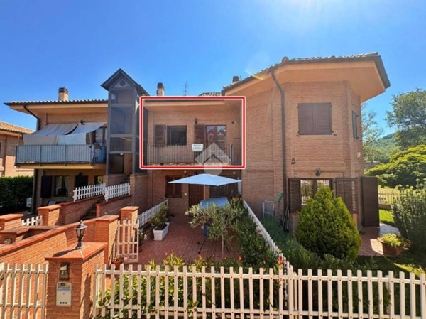 casa indipendente in vendita a Fabriano in zona Argignano