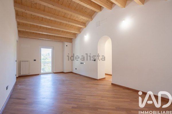 appartamento in vendita a Fabriano in zona Paterno