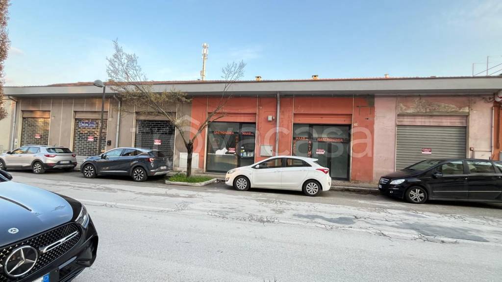 negozio in vendita a Fabriano