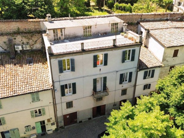 casa indipendente in vendita a Fabriano