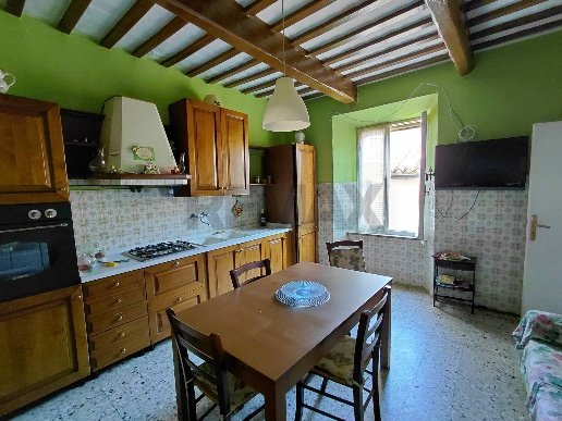 casa indipendente in vendita a Fabriano in zona Serradica