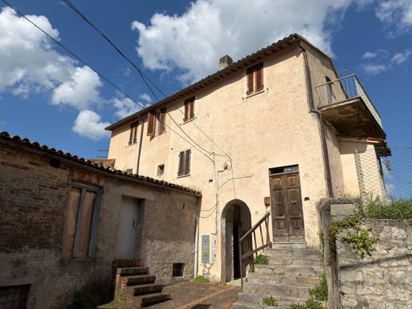 intera palazzina in vendita a Fabriano in zona Albacina