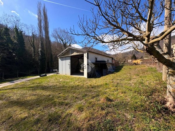 appartamento in vendita a Fabriano in zona Campodiegoli