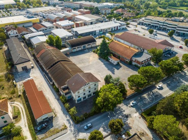 negozio in vendita a Fabriano