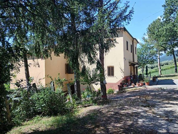 appartamento in vendita a Fabriano in zona Collamato