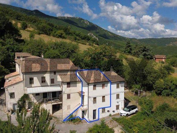 casa indipendente in vendita a Fabriano in zona San Giovanni