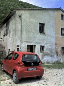 casa indipendente in vendita a Fabriano
