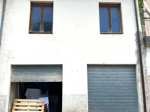 box auto in vendita a Fabriano in zona Valleremita