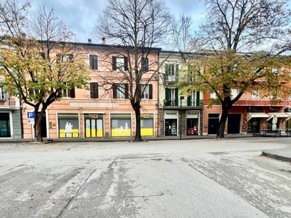 locale commerciale in vendita a Fabriano