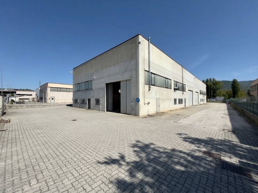 capannone in vendita a Fabriano