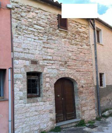 appartamento in vendita a Fabriano in zona Cupo