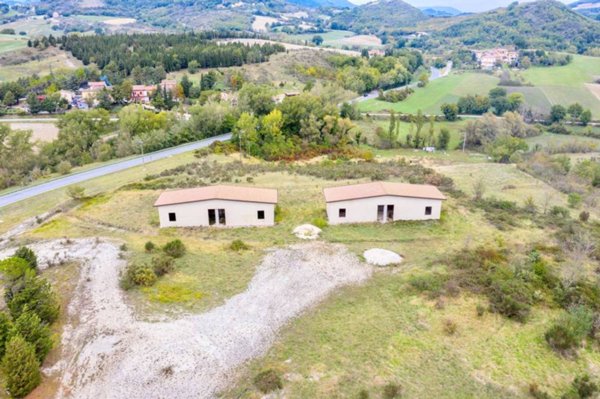 casa indipendente in vendita a Fabriano in zona Melano