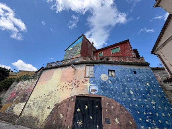 casa indipendente in vendita a Fabriano in zona Cacciano