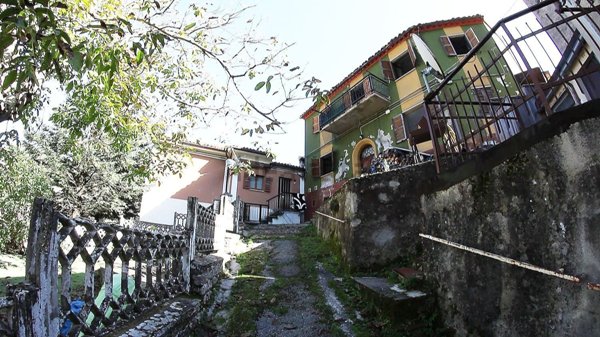casa indipendente in vendita a Fabriano in zona Valleremita