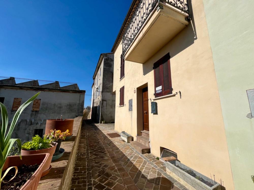 casa indipendente in vendita a Fabriano in zona San Donato