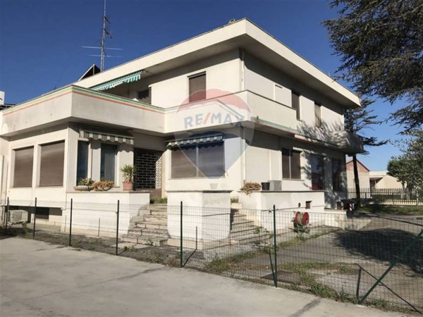 ufficio in vendita a Falconara Marittima