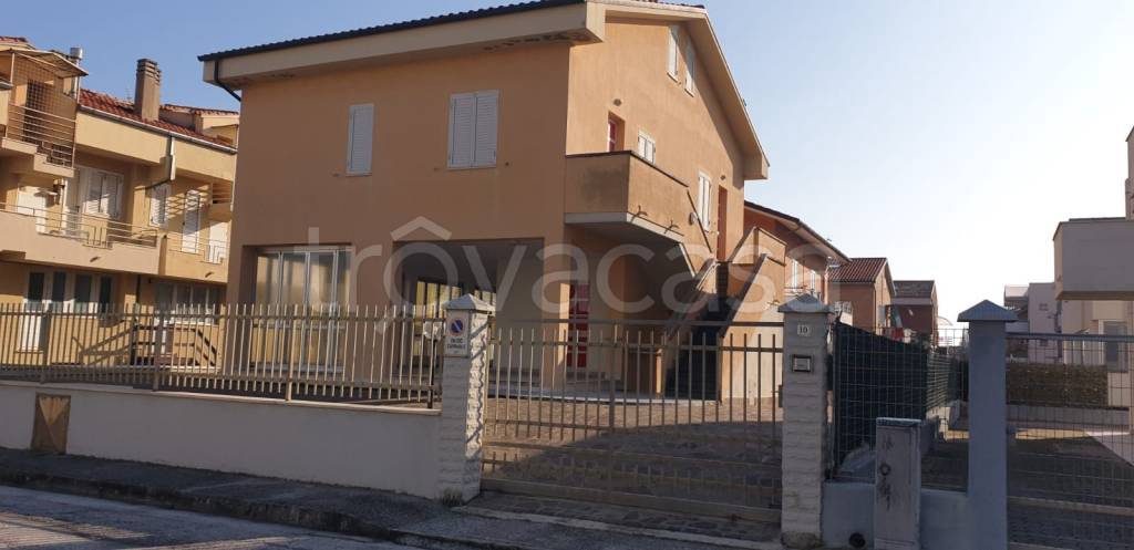 casa indipendente in vendita a Falconara Marittima