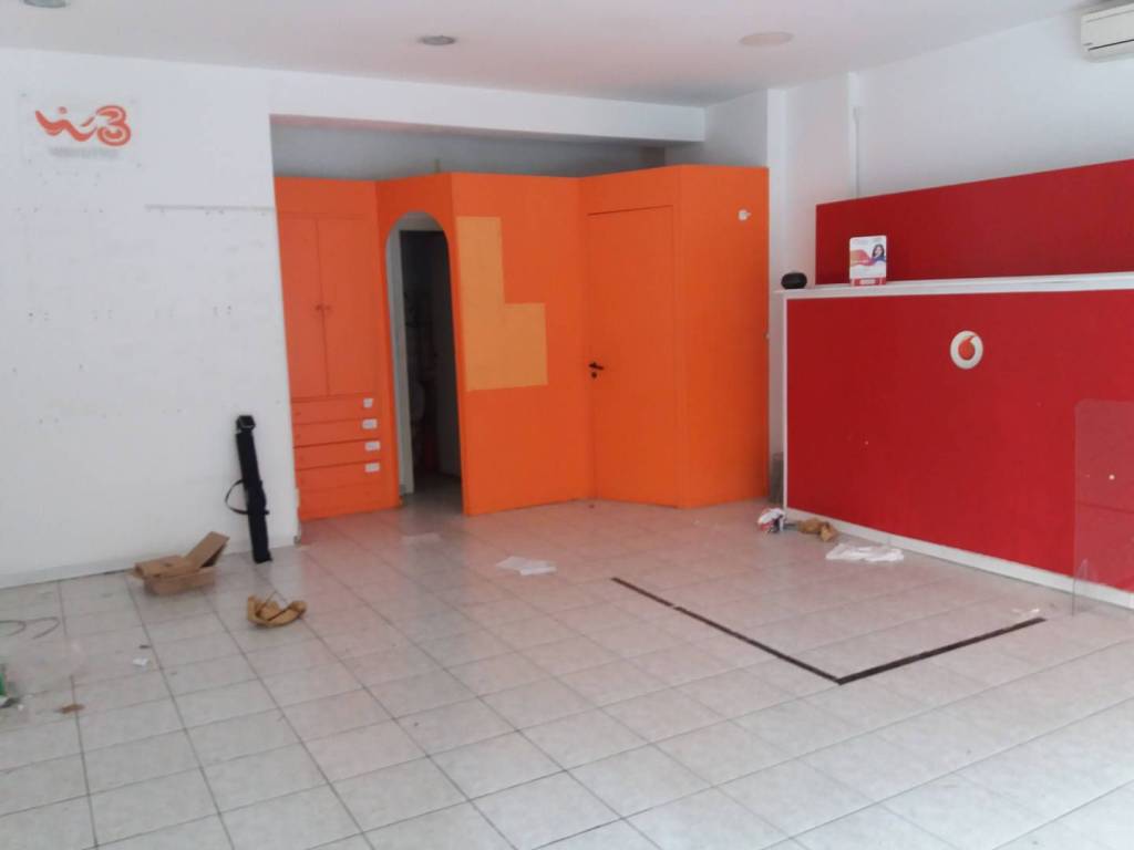 negozio in vendita a Falconara Marittima