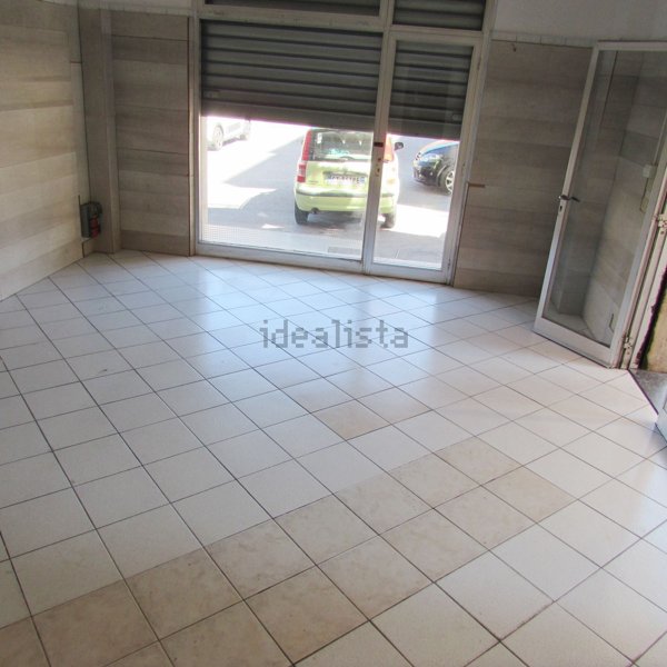 negozio in vendita a Falconara Marittima