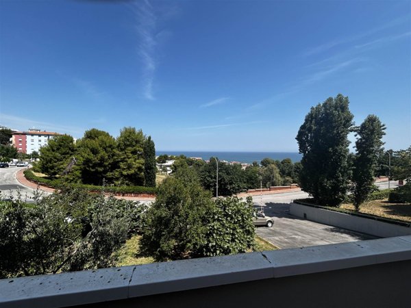 appartamento in vendita a Falconara Marittima in zona Palombina Vecchia
