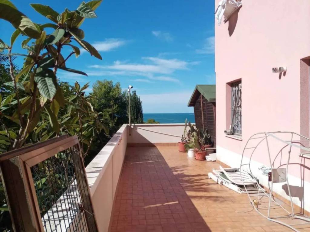appartamento in vendita a Falconara Marittima