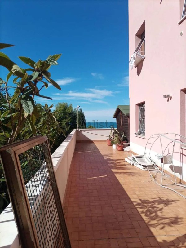 appartamento in vendita a Falconara Marittima
