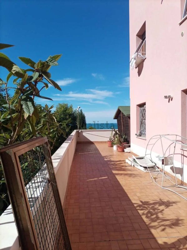 appartamento in vendita a Falconara Marittima