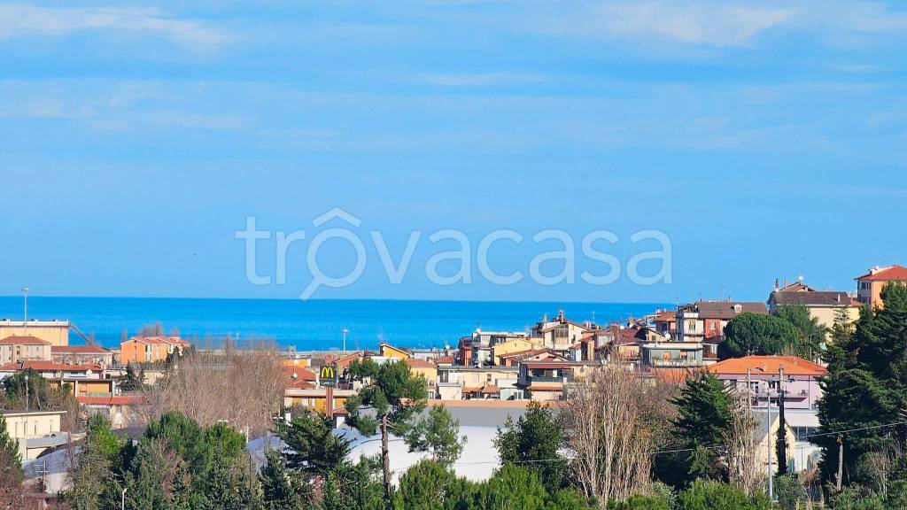appartamento in vendita a Falconara Marittima
