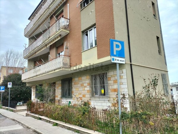 appartamento in vendita a Falconara Marittima in zona Palombina Vecchia