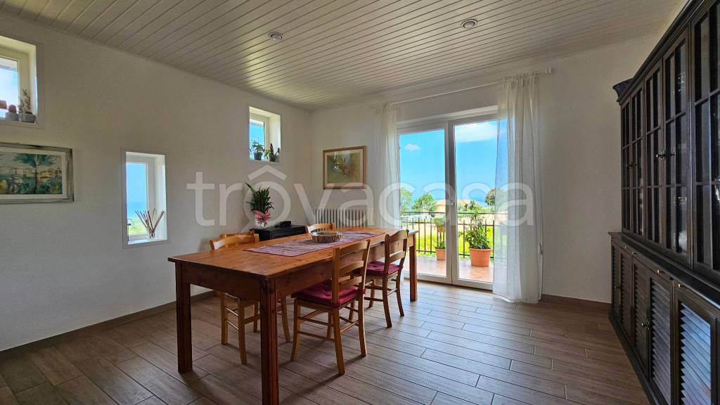 casa indipendente in vendita a Falconara Marittima