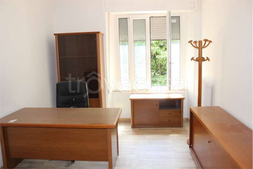 ufficio in vendita a Falconara Marittima
