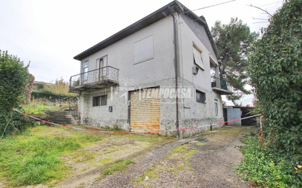casa indipendente in vendita a Falconara Marittima