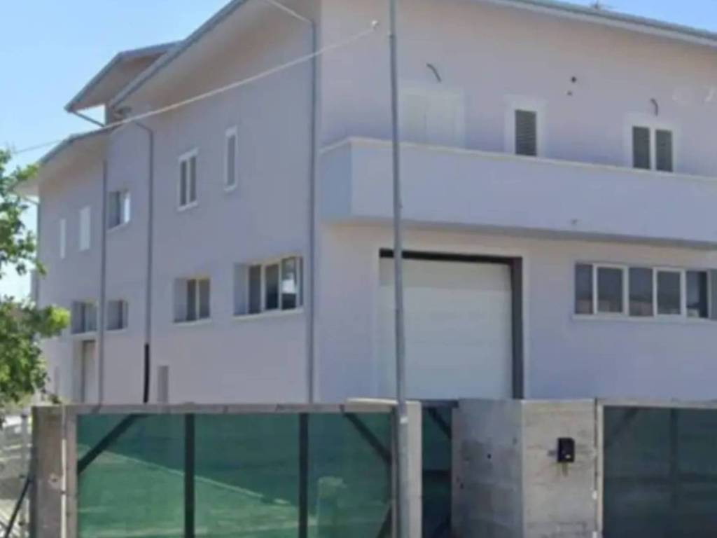 casa indipendente in vendita a Falconara Marittima in zona Castelferretti