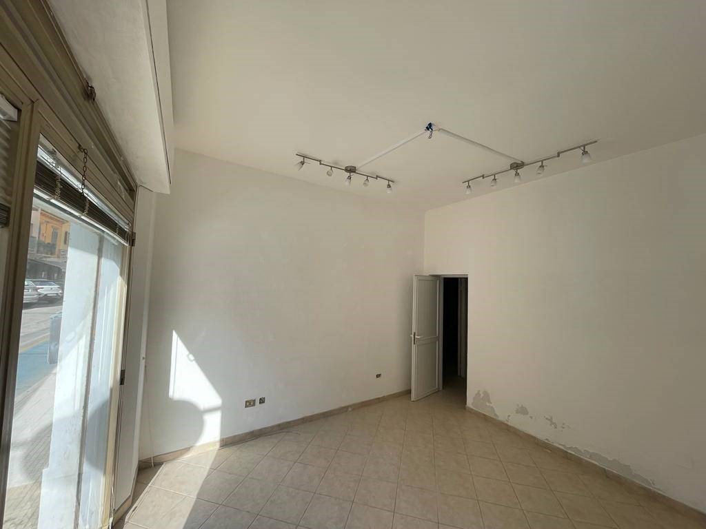 negozio in vendita a Falconara Marittima