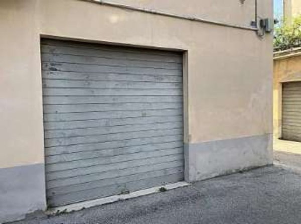locale di sgombero in vendita a Falconara Marittima