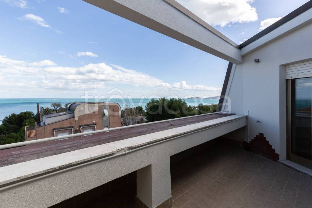 appartamento in vendita a Falconara Marittima in zona Falconara Alta