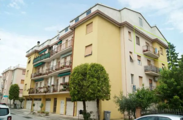 appartamento in vendita a Falconara Marittima in zona Castelferretti