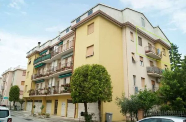 appartamento in vendita a Falconara Marittima in zona Castelferretti