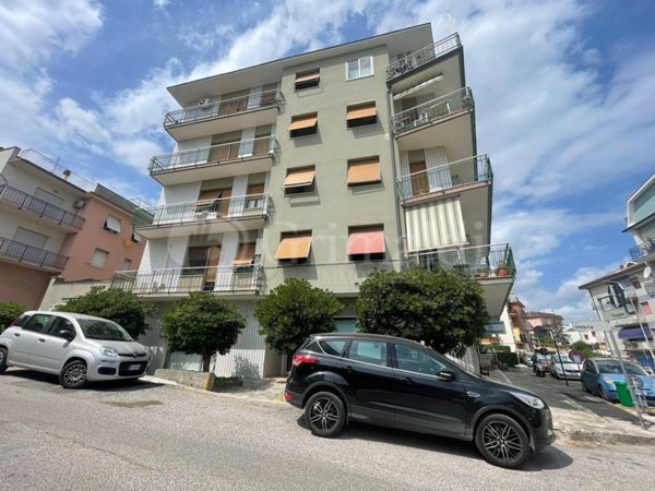 appartamento in vendita a Falconara Marittima in zona Palombina Vecchia