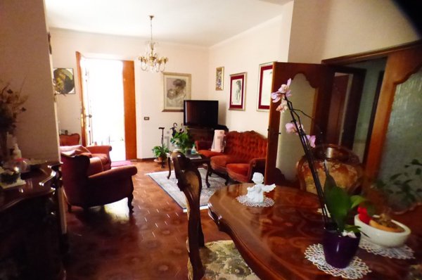 casa indipendente in vendita a Falconara Marittima