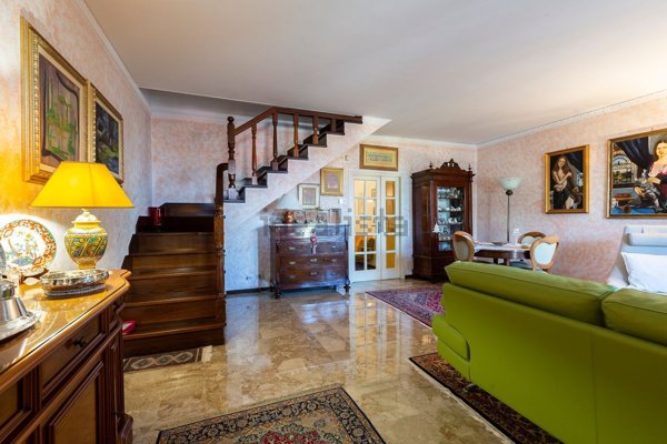 casa indipendente in vendita a Falconara Marittima
