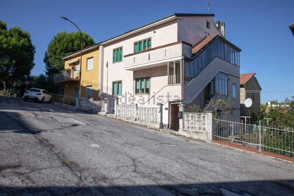 appartamento in vendita a Falconara Marittima