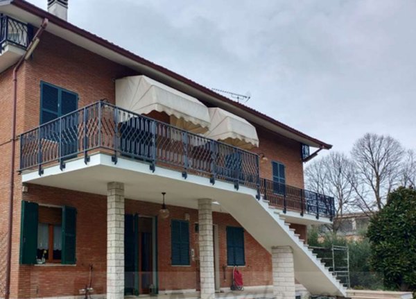 casa indipendente in vendita a Falconara Marittima