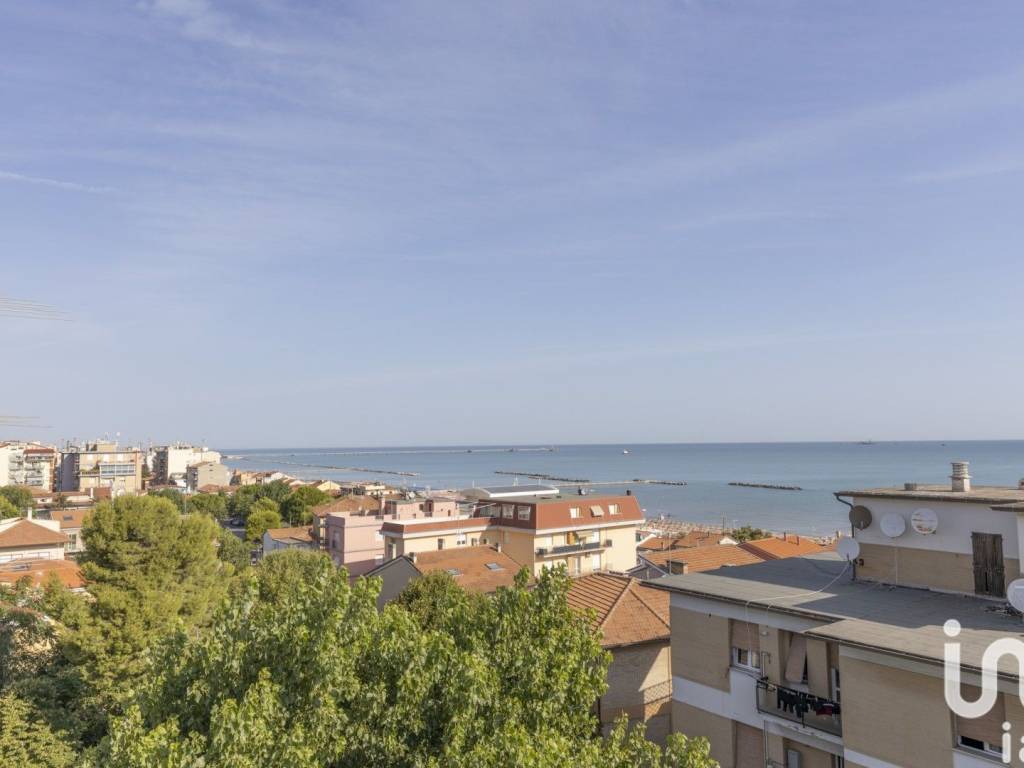appartamento in vendita a Falconara Marittima