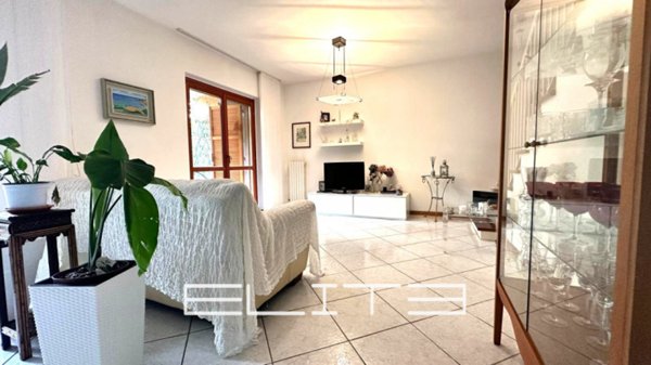casa indipendente in vendita a Falconara Marittima in zona Palombina Vecchia