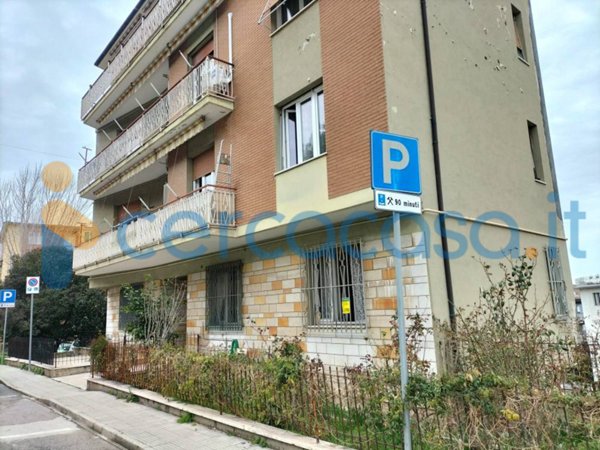appartamento in vendita a Falconara Marittima in zona Palombina Vecchia